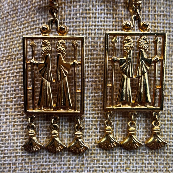 Vintage ‘Vendome’ gold tone earrings! - Picture 6 of 6